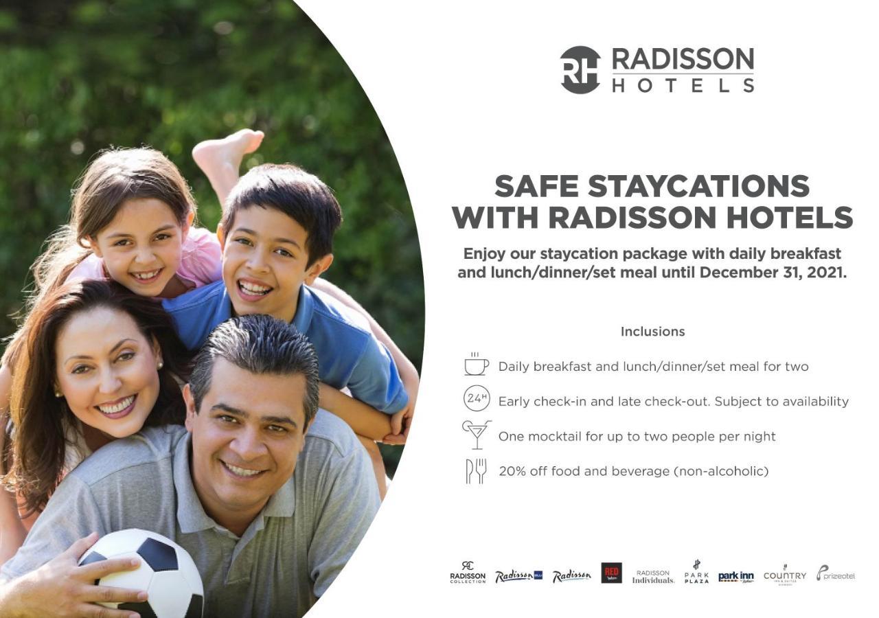 Radisson Mumbai Andheri Midc Dış mekan fotoğraf A Radisson Hotels advertisement