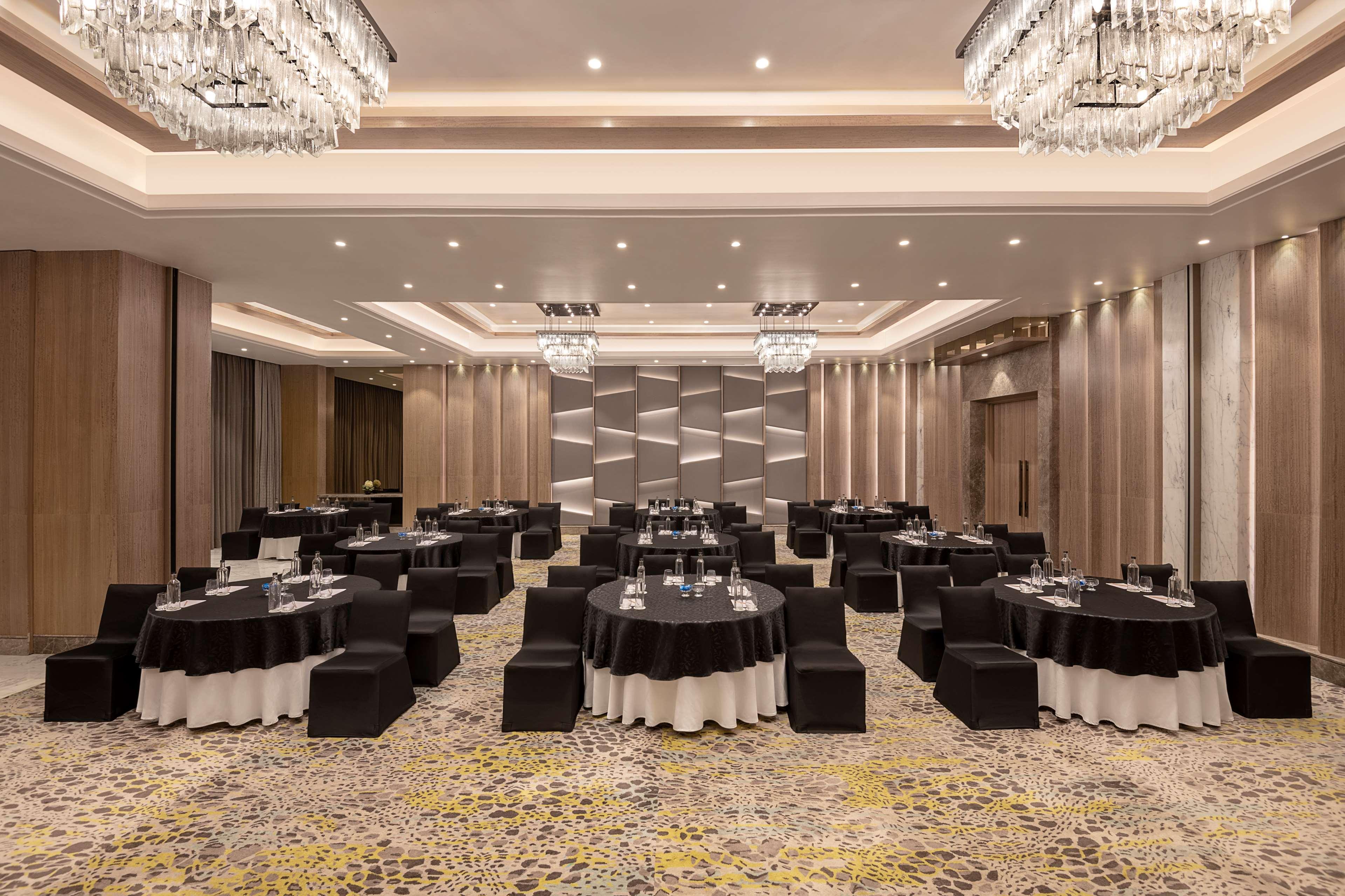 Radisson Mumbai Andheri Midc Dış mekan fotoğraf The ballroom
