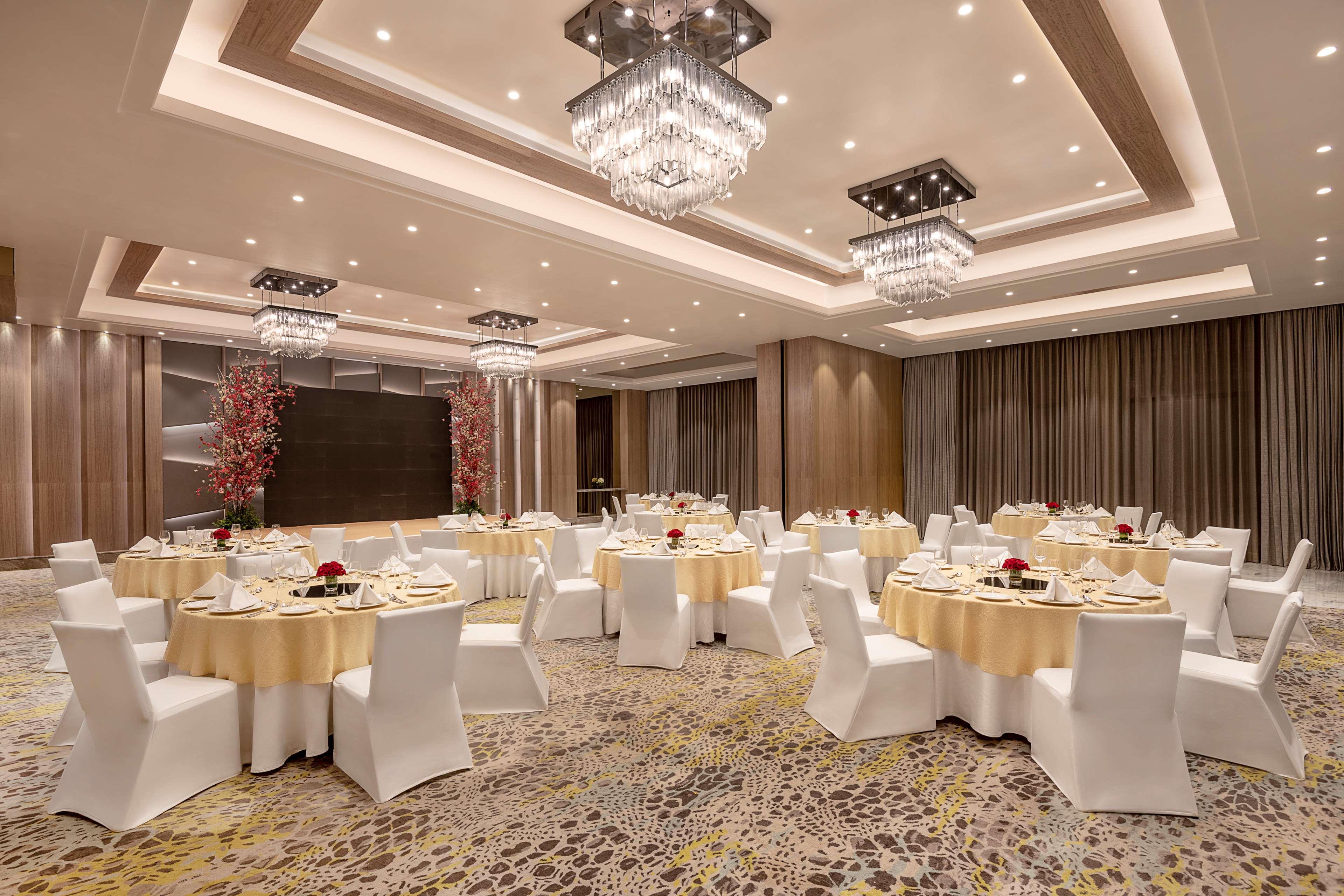 Radisson Mumbai Andheri Midc Dış mekan fotoğraf The Grand Ballroom