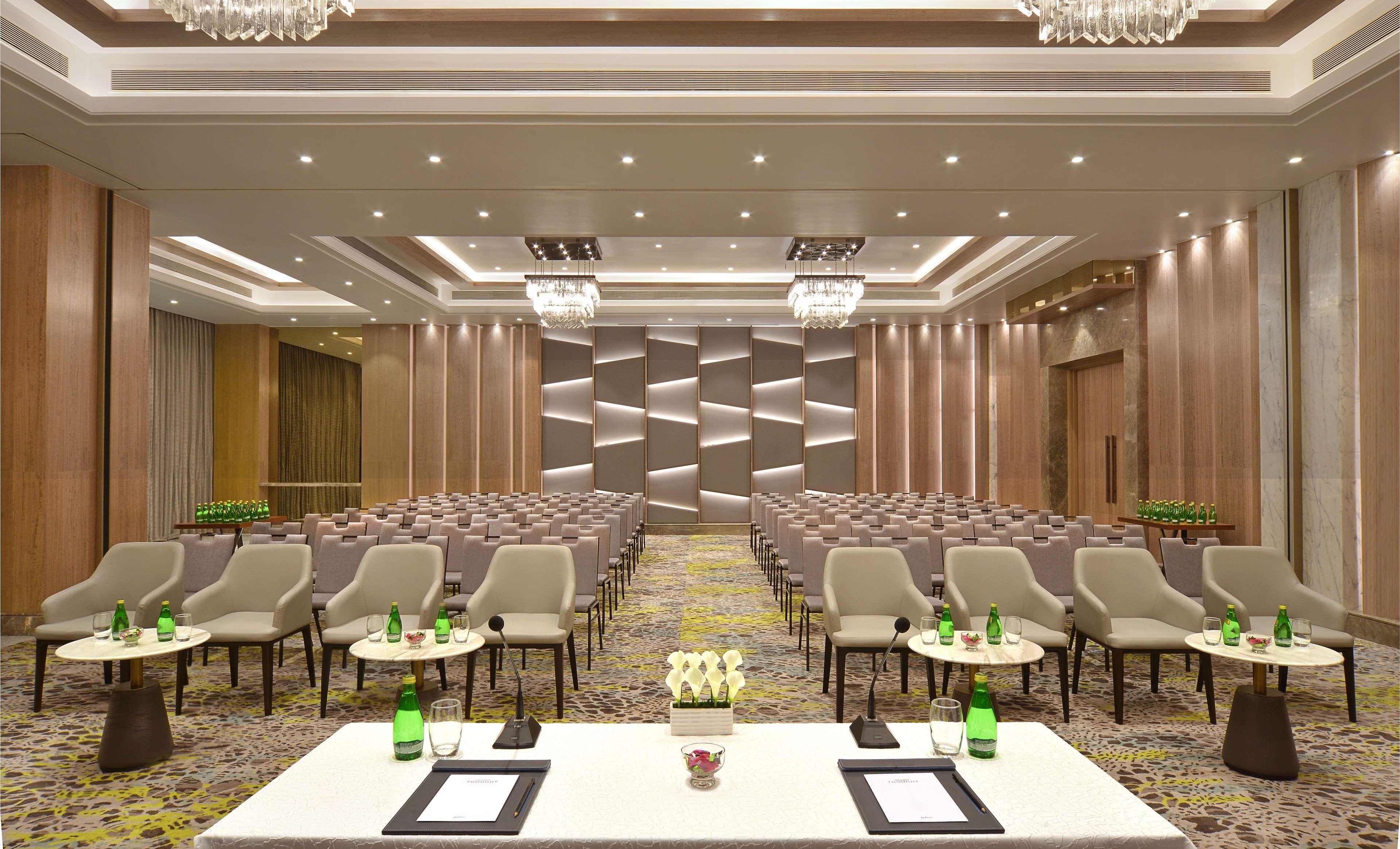 Radisson Mumbai Andheri Midc Dış mekan fotoğraf The Grand Ballroom