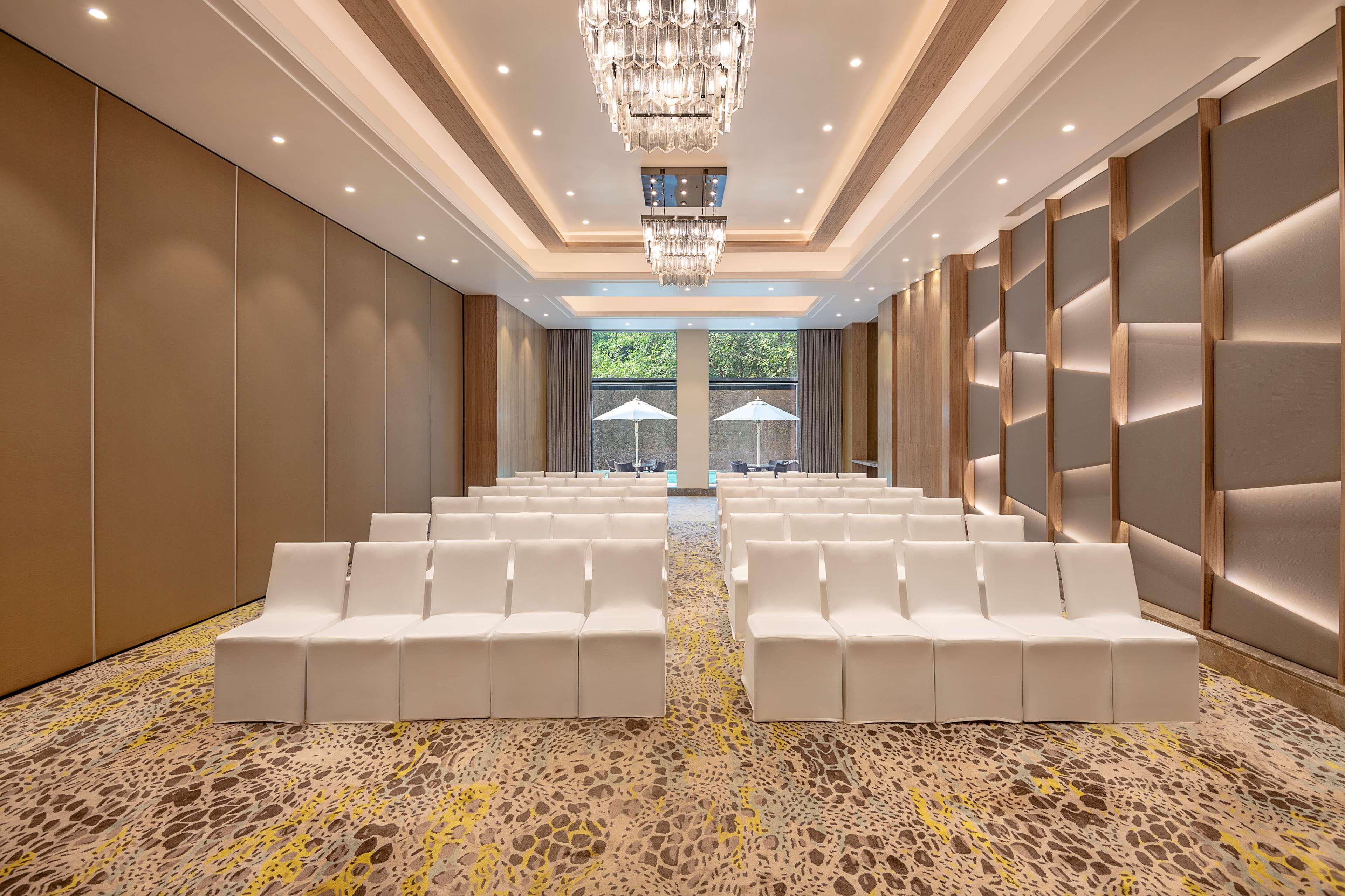 Radisson Mumbai Andheri Midc Dış mekan fotoğraf The ballroom