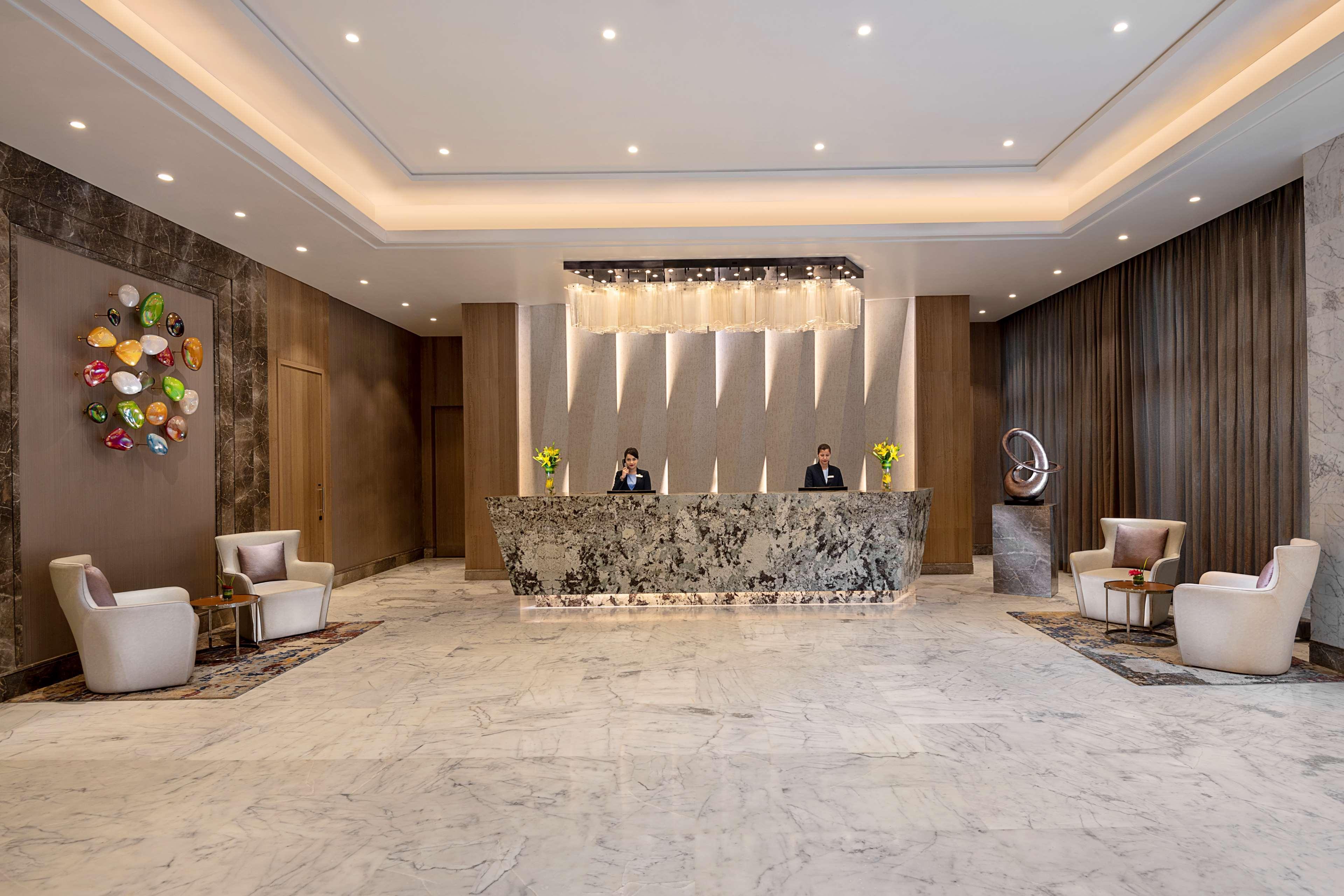 Radisson Mumbai Andheri Midc Dış mekan fotoğraf The lobby of the hotel