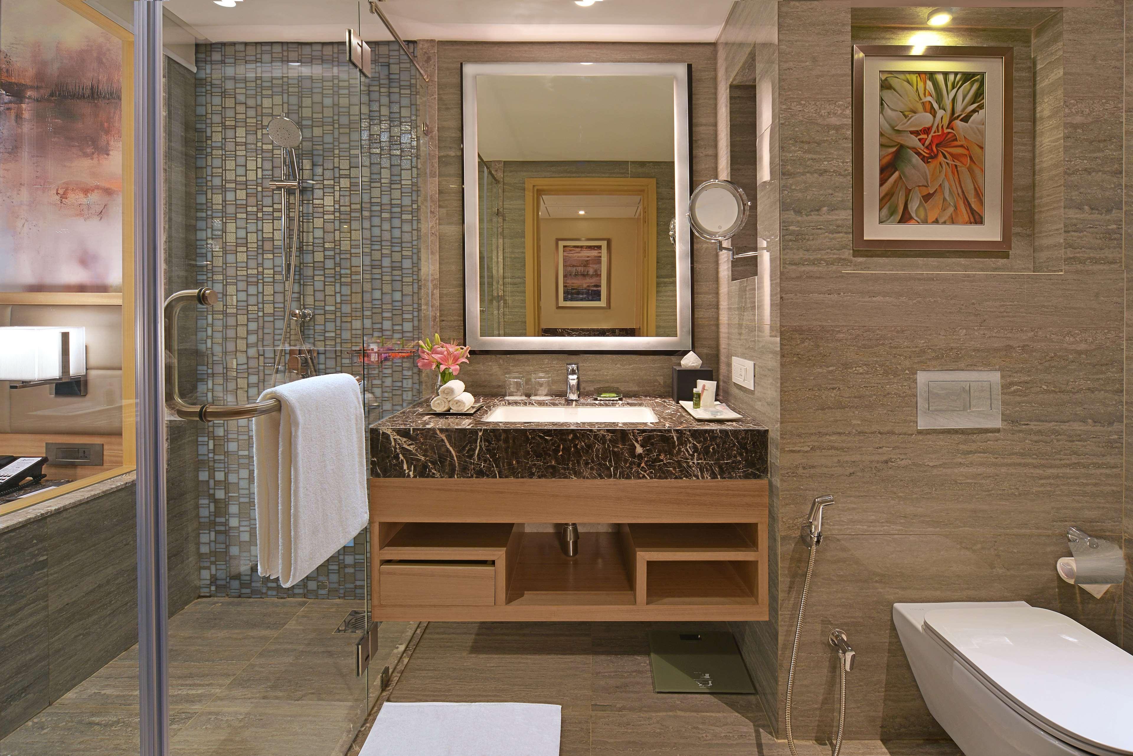 Radisson Mumbai Andheri Midc Dış mekan fotoğraf Bathroom